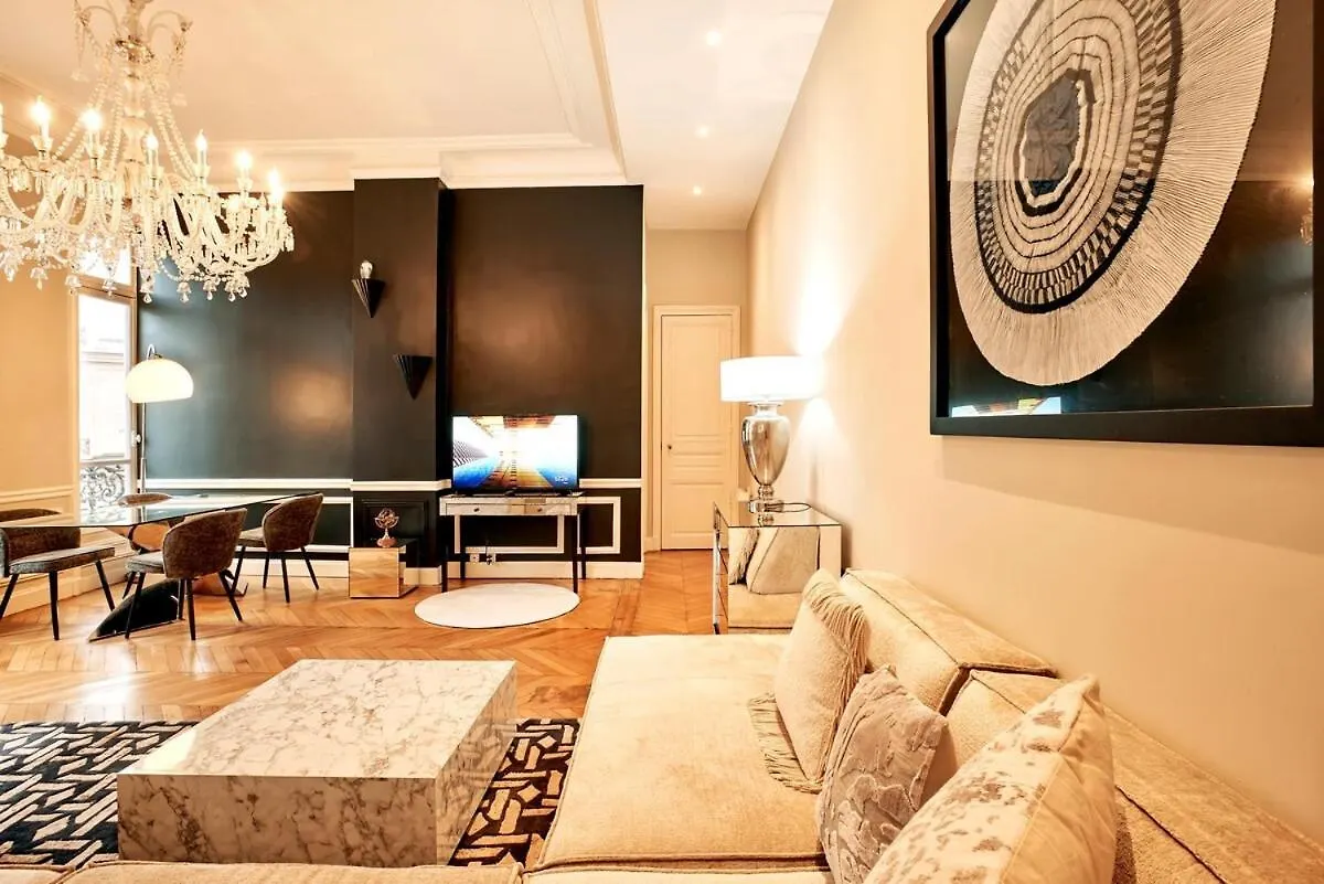 Spacious Flat - Champs Elysees Paris 0*,