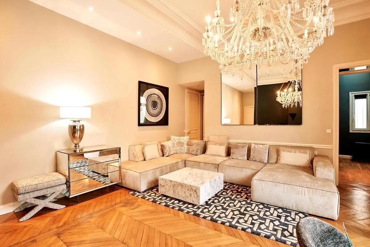 Apartment Spacious Flat - Champs Elysees Paris France
